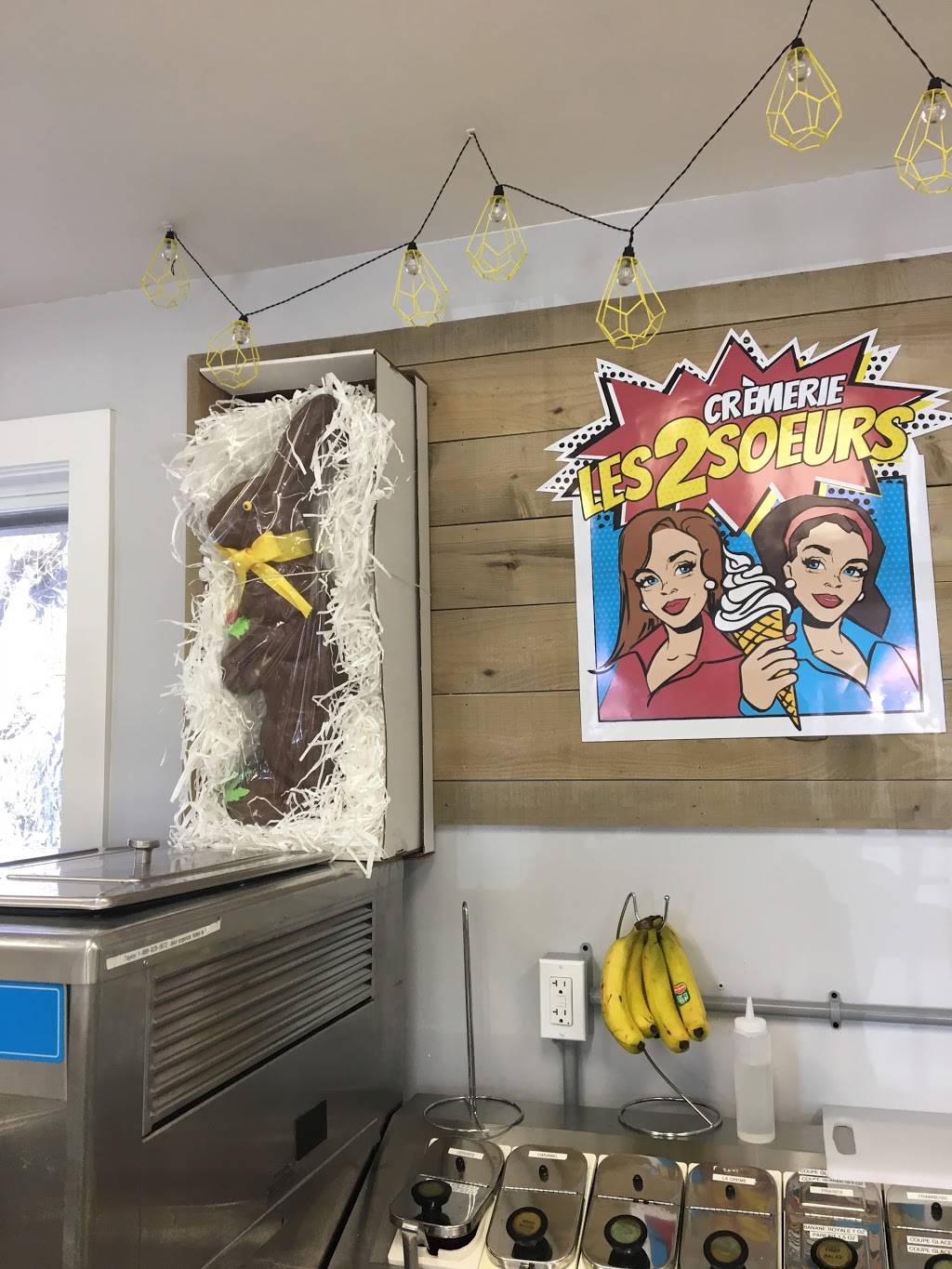 Crèmerie les 2 soeurs | restaurant | 6002 QC-220, Sherbrooke, QC J1R 0L6, Canada | 8199336339 OR +1 819-933-6339