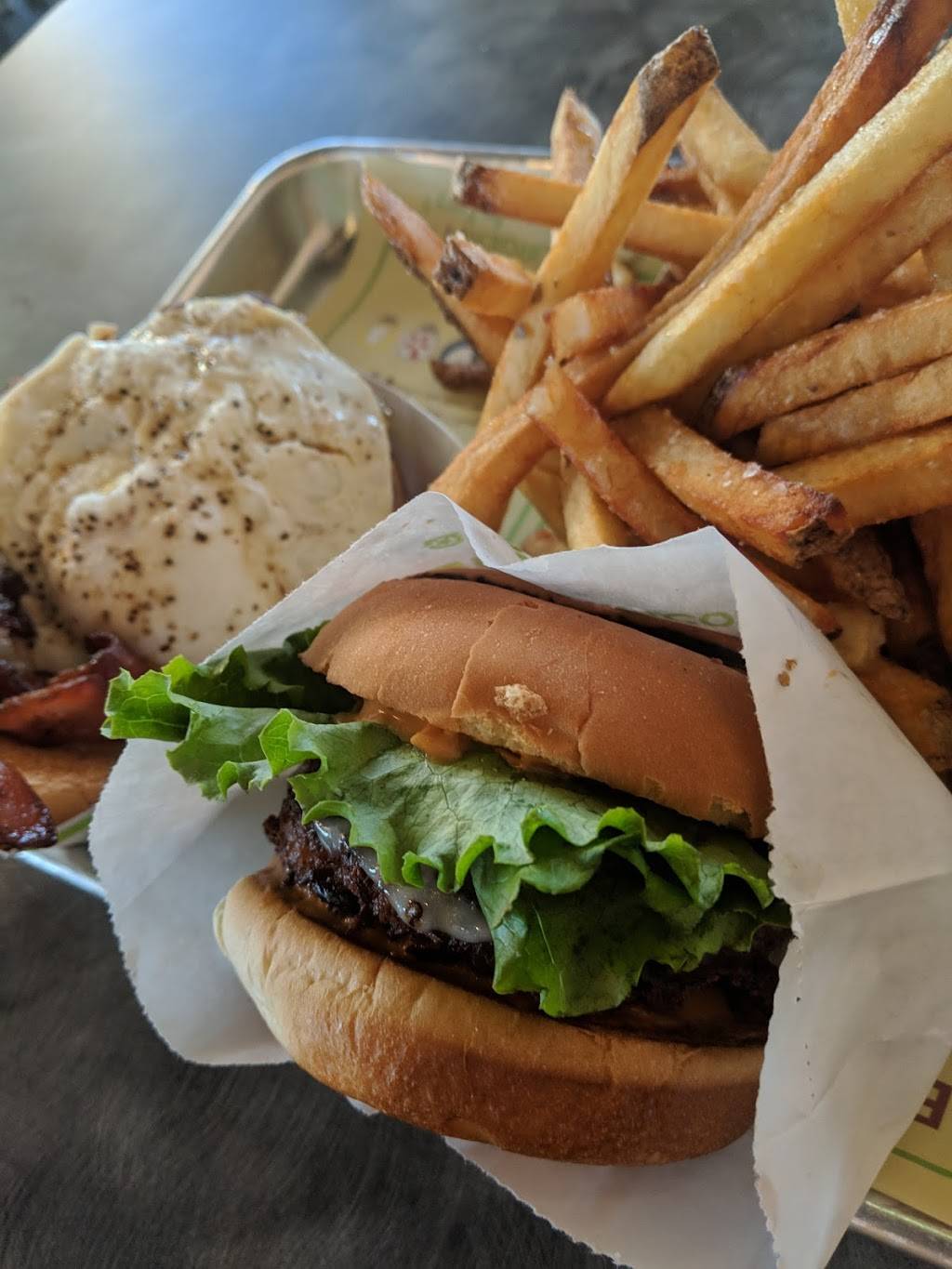 BurgerFi | restaurant | 25 W Mitchell Hammock Rd #1101, Oviedo, FL 32765, USA | 4076045001 OR +1 407-604-5001