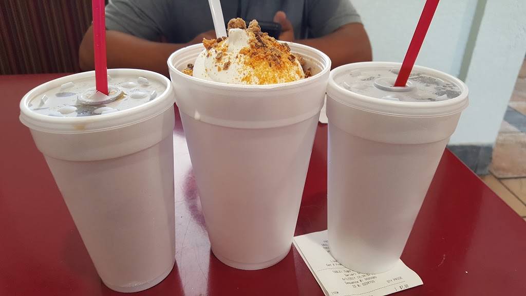 Frosty Queen | restaurant | 1850 Van Ness Ave, Fresno, CA 93721, USA | 5597217445 OR +1 559-721-7445