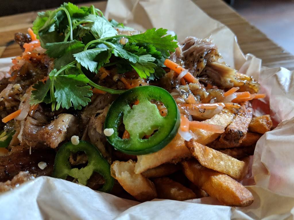 Broderick Roadhouse | restaurant | 1516 Eureka Rd, Roseville, CA 95661, USA | 9167712722 OR +1 916-771-2722