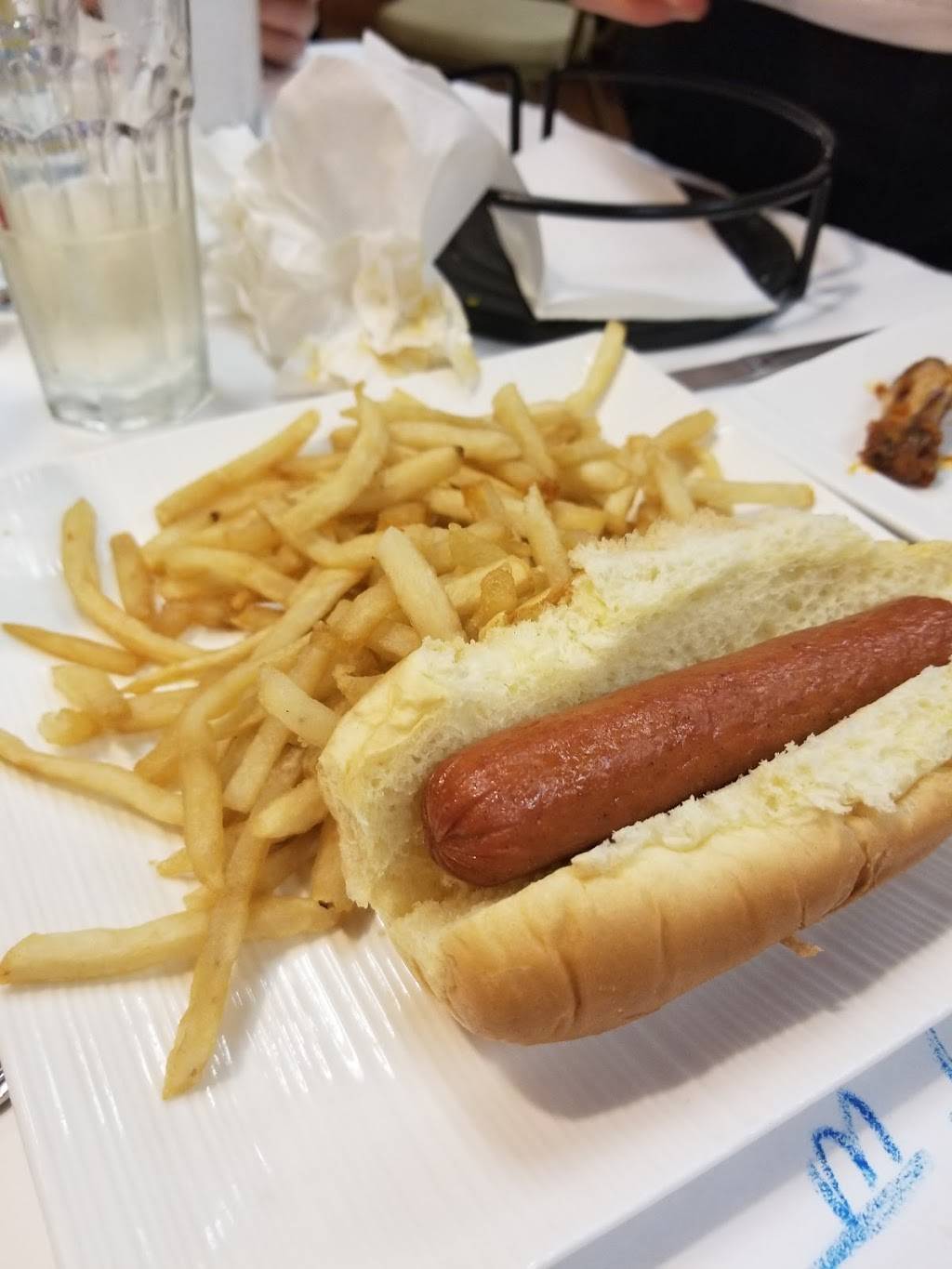 Dougies BBQ & Grill | restaurant | 600 Reisterstown Rd, Pikesville, MD 21208, USA | 4104860060 OR +1 410-486-0060