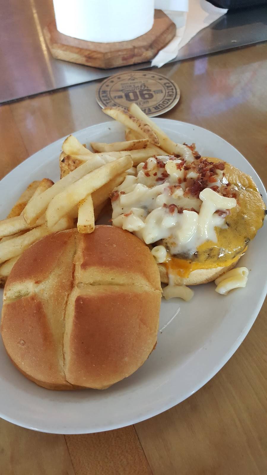 Gators Dockside | restaurant | 4982 New Broad St, Orlando, FL 32814, USA | 3219721974 OR +1 321-972-1974