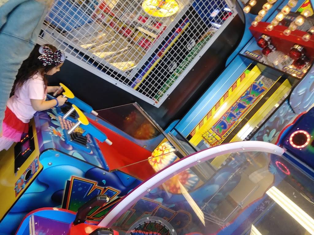 Chuck E. Cheese | restaurant | 18701 East 39th St S, Independence, MO 64057, USA | 8167957557 OR +1 816-795-7557