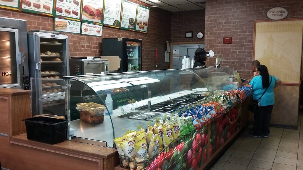 Subway Restaurants | restaurant | Scofield Crossing, 1700 W Parmer Ln Ste 230, Austin, TX 78727, USA | 5128321348 OR +1 512-832-1348