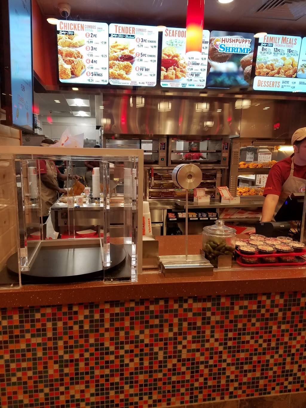 Popeyes Louisiana Kitchen | restaurant | 20919 Eight Mile Rd, Detroit, MI 48219, USA | 3135348733 OR +1 313-534-8733