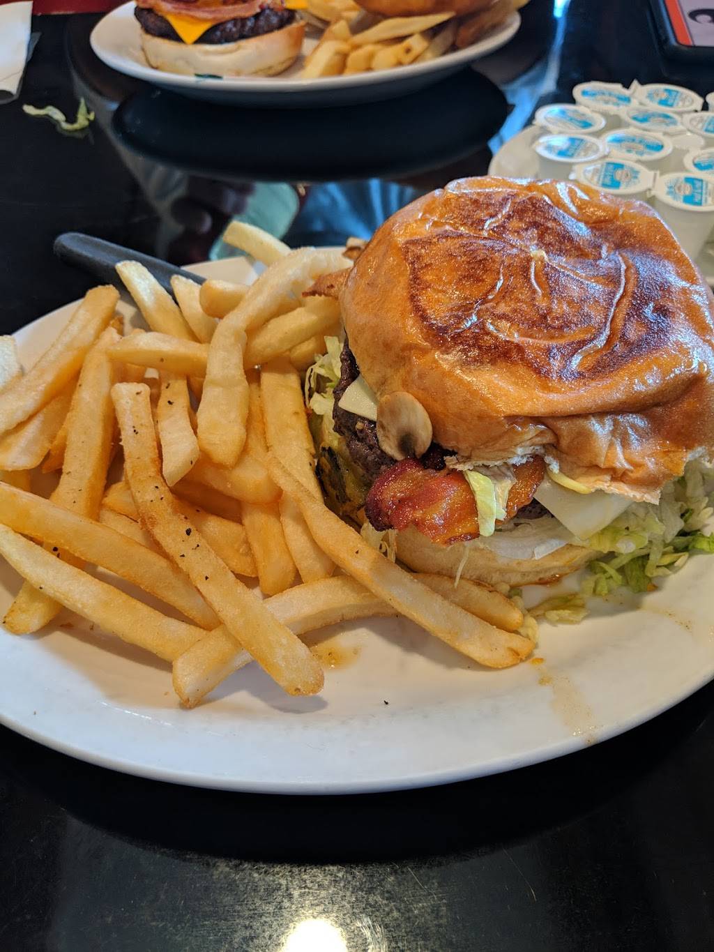 Hot Rod Diner | restaurant | 1515 Herndon Rd, Ceres, CA 95307, USA | 2095810150 OR +1 209-581-0150