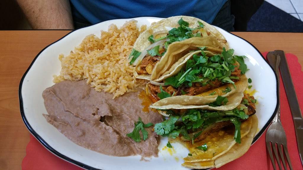 Maras Grill | restaurant | 3441 N 84th St, Milwaukee, WI 53222, USA | 4148100031 OR +1 414-810-0031