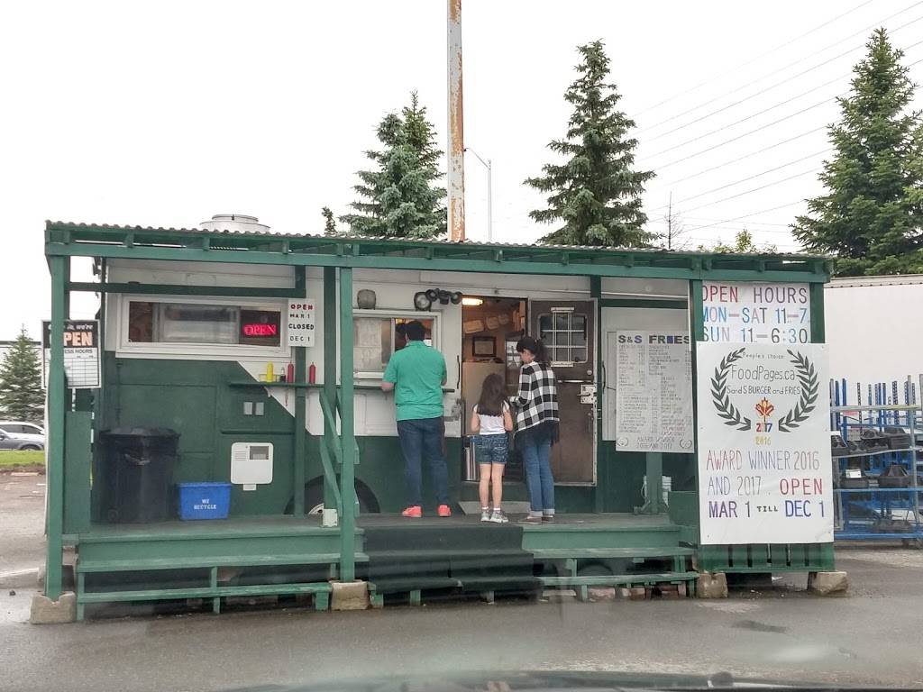 S&S Fries | restaurant | 2283-2421 Greenbank Rd, Nepean, ON K2J 2B2, Canada | 6137968828 OR +1 613-796-8828