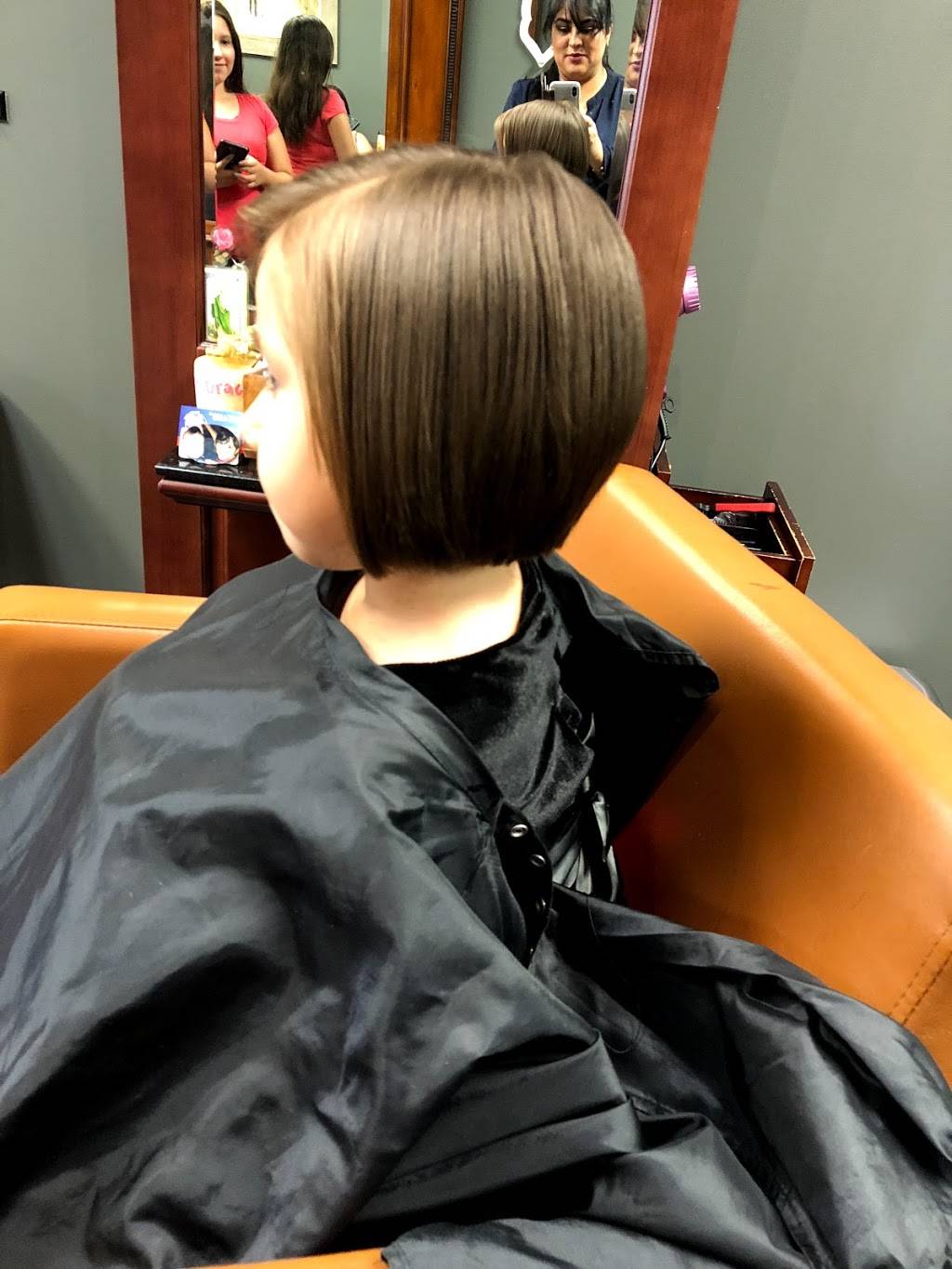 Otro Rollo Estética Y Barbería - Beauty Salón And Barber | restaurant | 4004 - C, Spring Garden St, Greensboro, NC 27407, USA | 3364605348 OR +1 336-460-5348