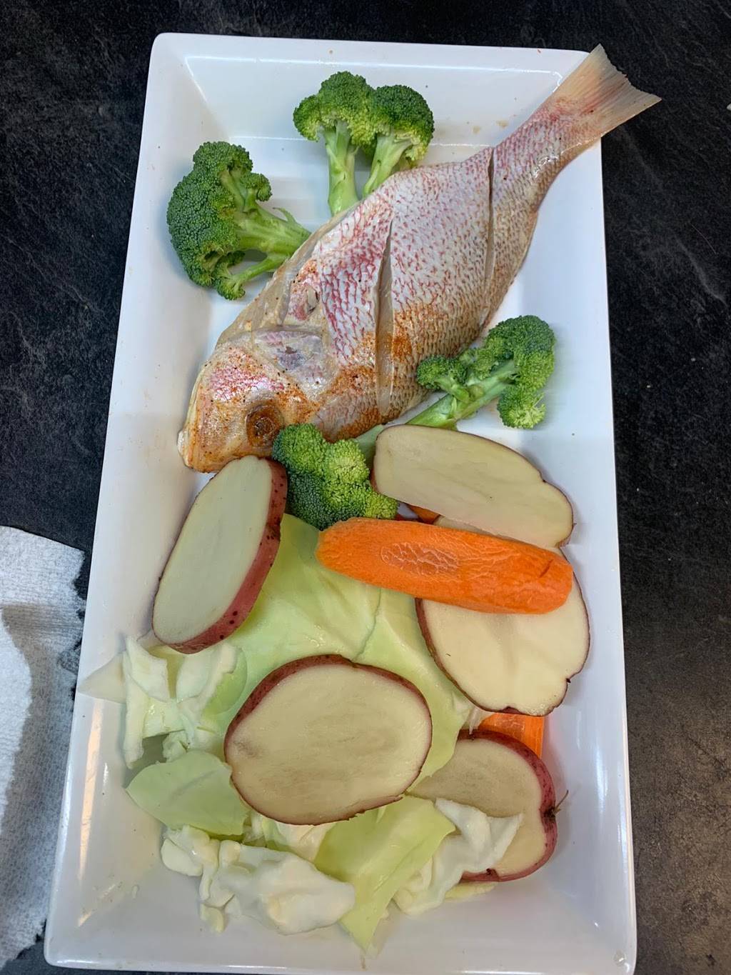 Santos Fish Market | restaurant | 2859 White Plains Rd, The Bronx, NY 10467, USA | 7185470147 OR +1 718-547-0147