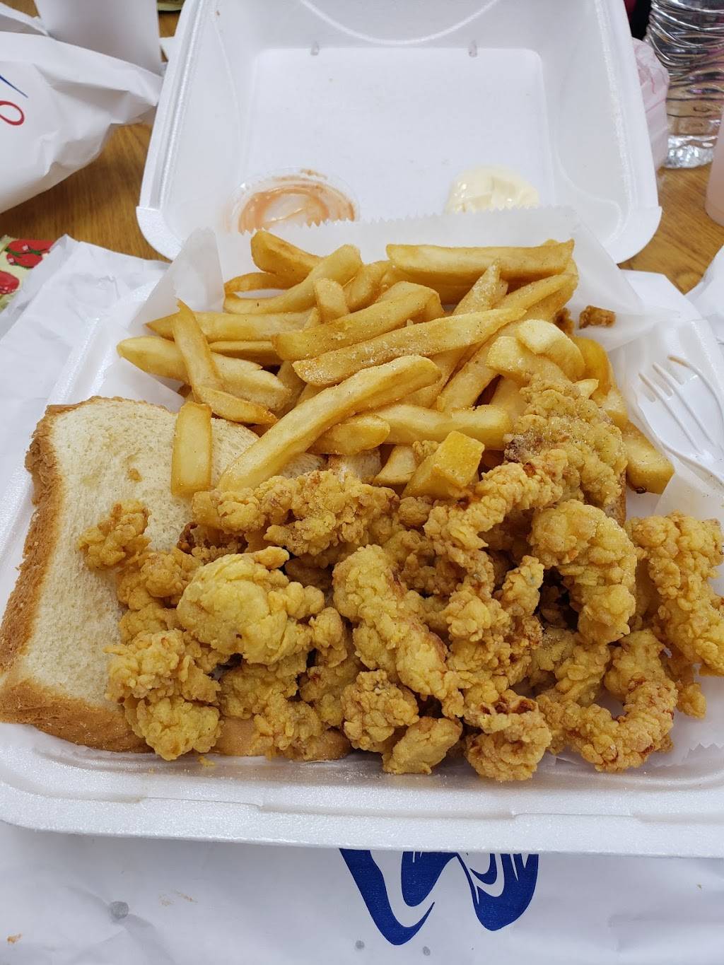 Hook Fish & Chicken | restaurant | 3315 Dr Martin Luther King Jr Blvd, Fort Myers, FL 33916, USA | 2393324758 OR +1 239-332-4758