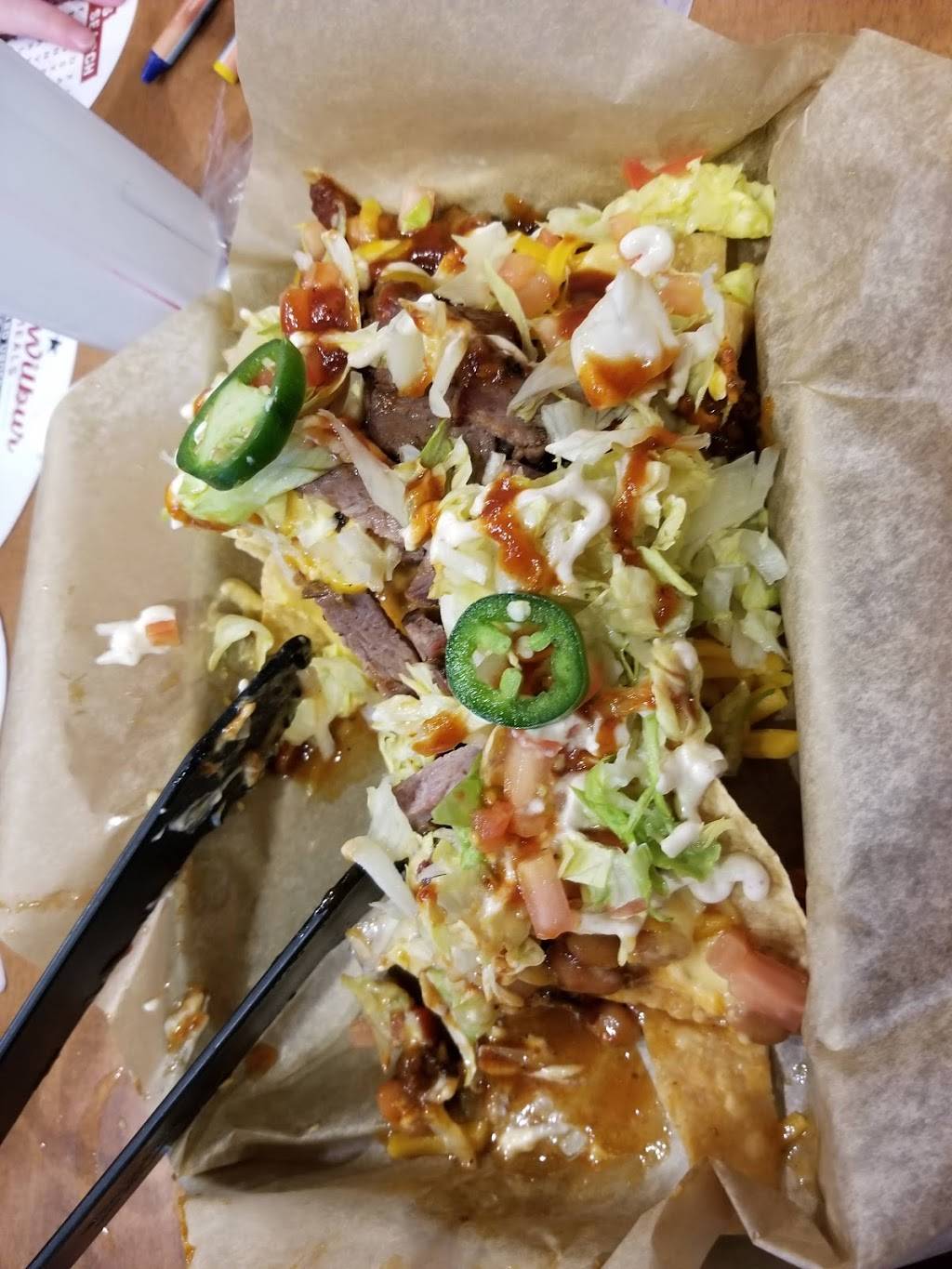 Famous Daves Bar-B-Que | restaurant | 3055 WI-16, La Crosse, WI 54601, USA | 6087794100 OR +1 608-779-4100