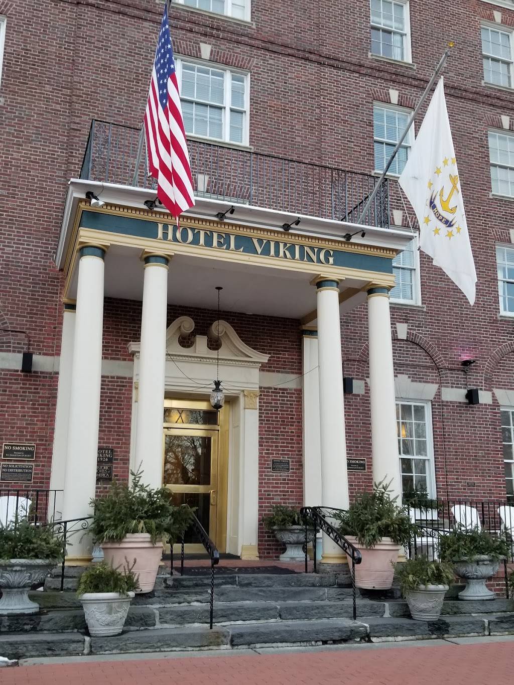 One Bellevue | restaurant | 1 Bellevue Ave, Newport, RI 02840, USA | 4018484824 OR +1 401-848-4824