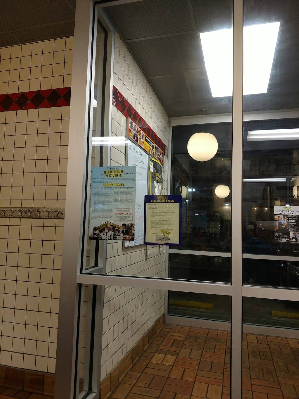 Waffle House | meal takeaway | 2391 E Sharon Rd, Sharonville, OH 45241, USA | 5137715099 OR +1 513-771-5099