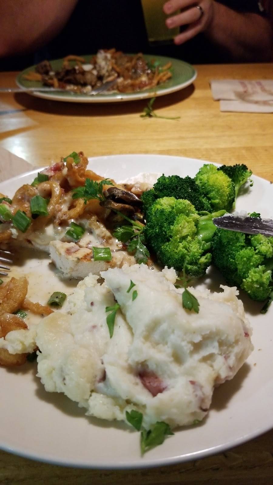 Applebees Grill + Bar | restaurant | 9430 192nd Ave E, Bonney Lake, WA 98391, USA | 2532996464 OR +1 253-299-6464