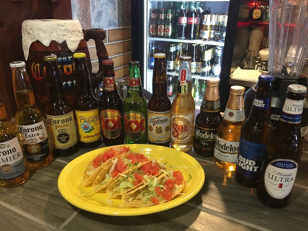 Ajuua Mexican Grill And Cantina | restaurant | 300 N Village Terrace, Tonganoxie, KS 66086, USA | 9134171053 OR +1 913-417-1053