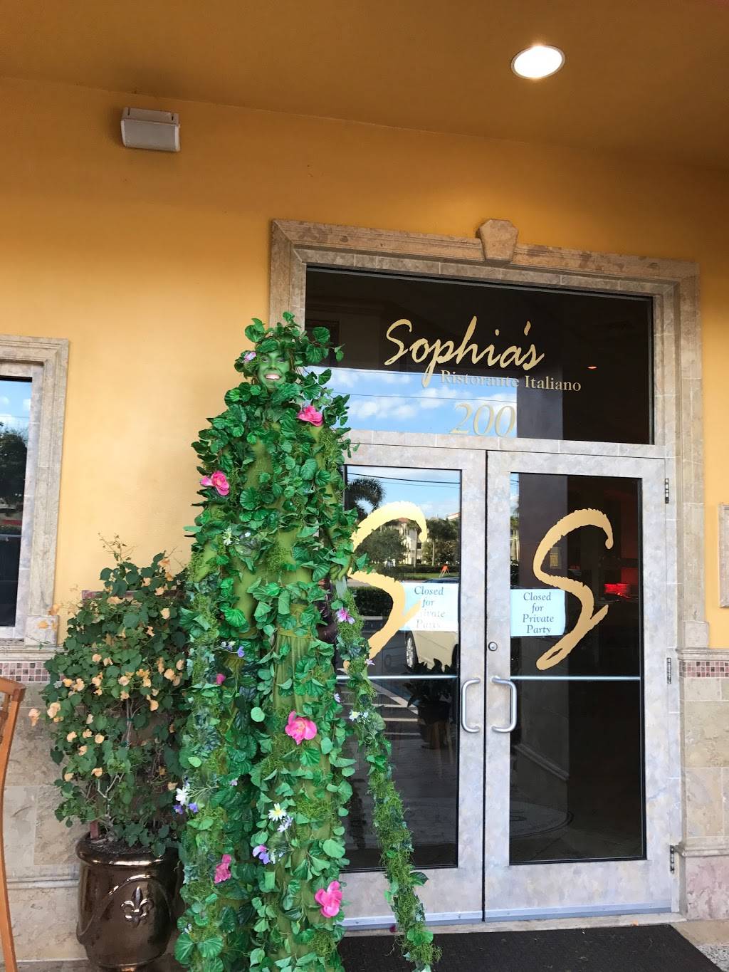 Sophias Ristorante Italiano | restaurant | 3545 Pine Ridge Rd, Naples, FL 34109, USA | 2395970744 OR +1 239-597-0744