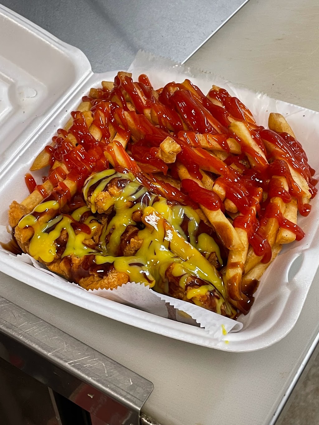 La familia mini market | meal takeaway | 2117 N 63rd St, Philadelphia, PA 19151, USA | 2158771568 OR +1 215-877-1568