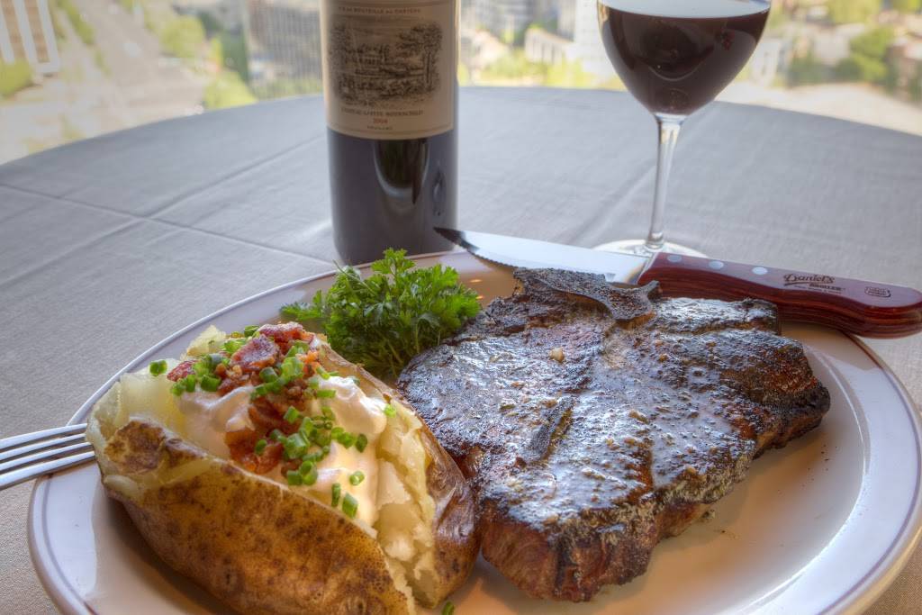 Daniel’s Broiler | night club | 10500 NE 8th St Unit BP2101, Bellevue, WA 98004, USA | 4254624662 OR +1 425-462-4662