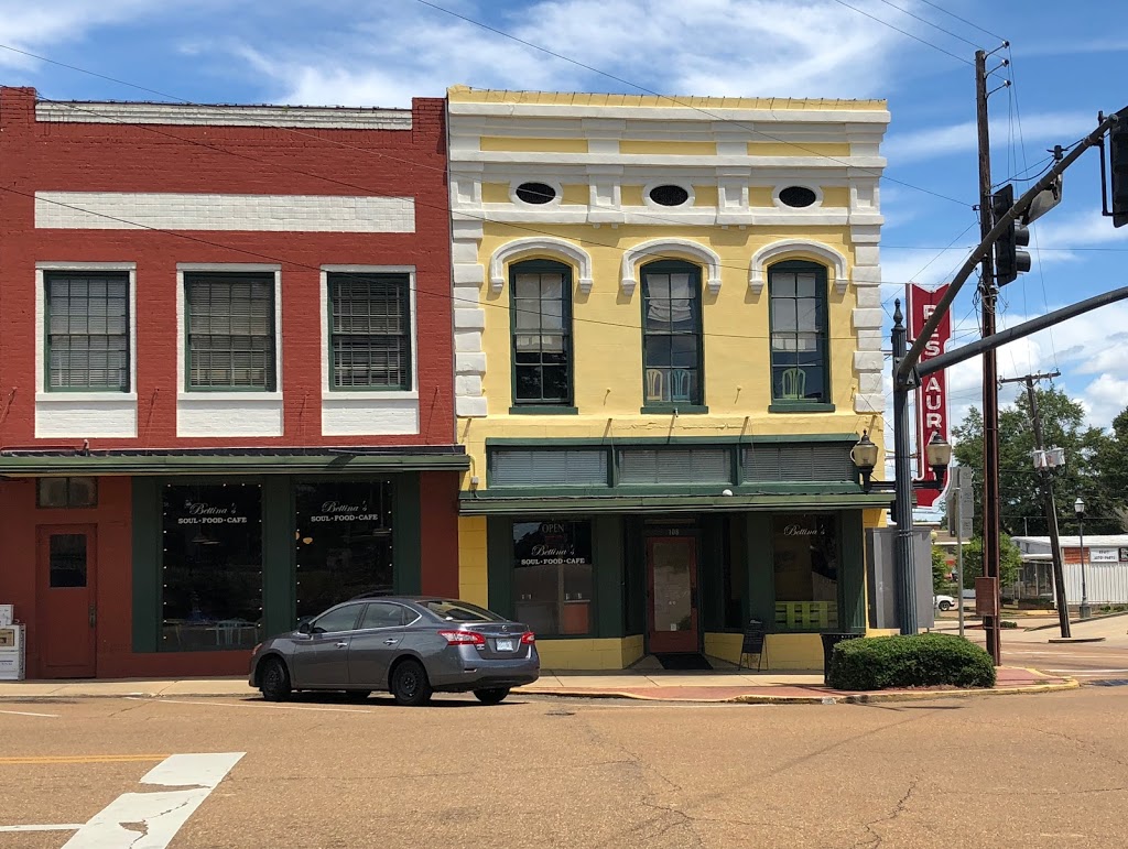 Bettinas Soulfood Kitchen | restaurant | 108 W Center St, Canton, MS 39046, USA | 6019376889 OR +1 601-937-6889