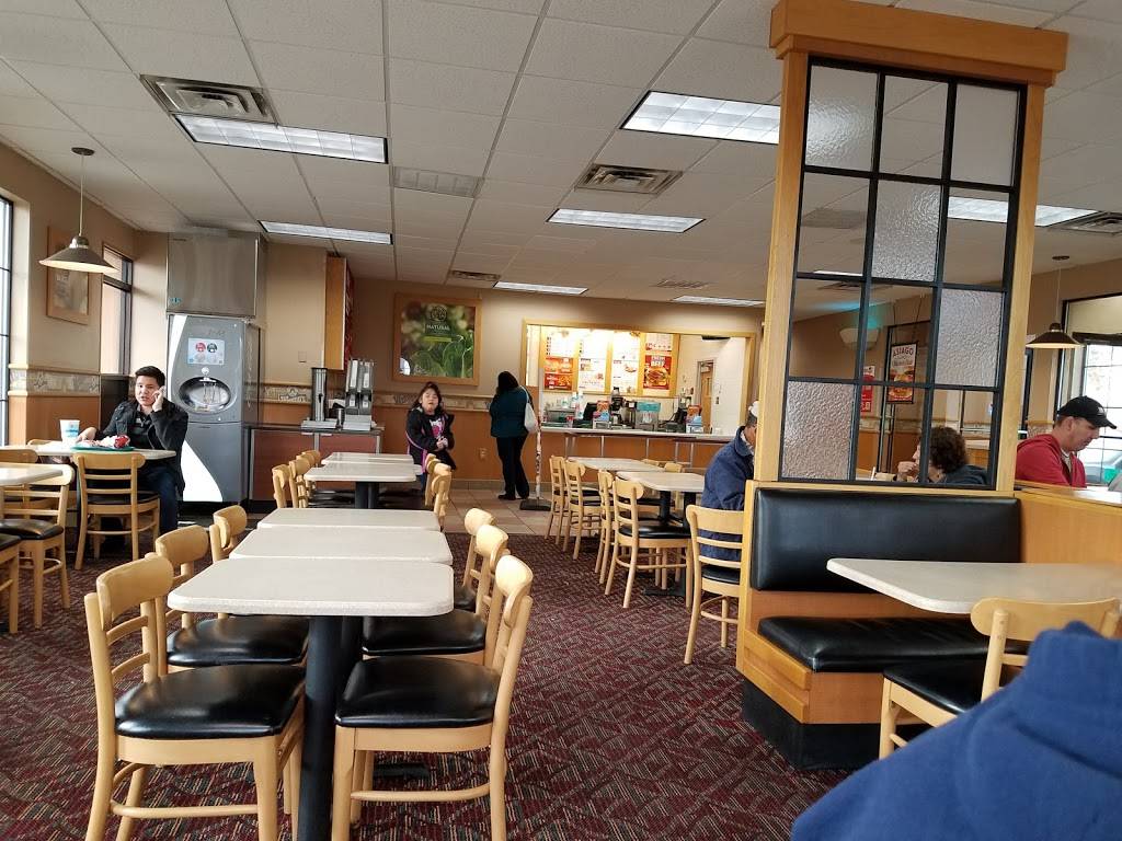 Wendys | restaurant | 10169 Coors Blvd NW, Albuquerque, NM 87114, USA | 5058984240 OR +1 505-898-4240