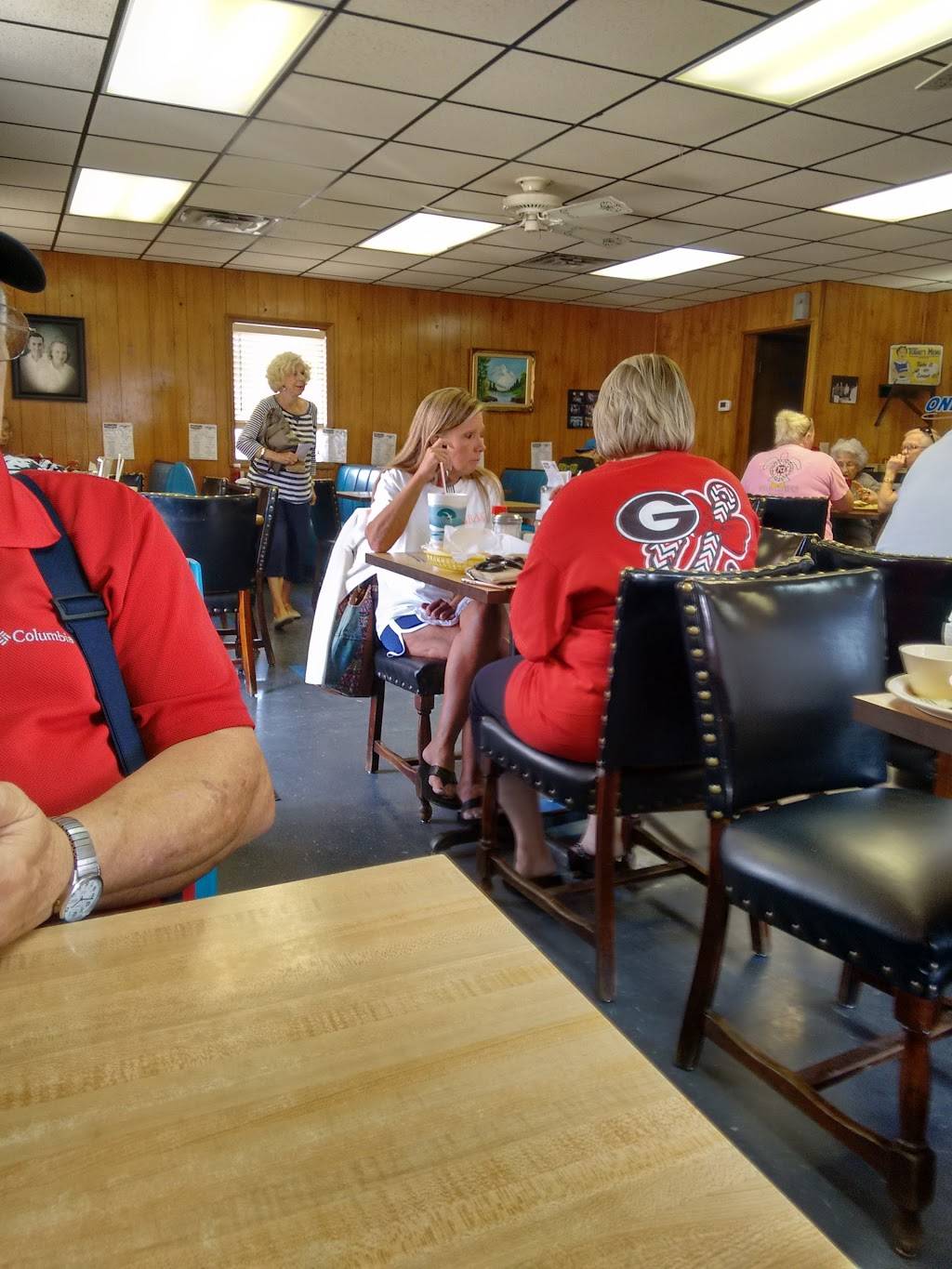 Parkers Restaurant | restaurant | 2800 E Walnut Ave, Dalton, GA 30721, USA | 7062784334 OR +1 706-278-4334