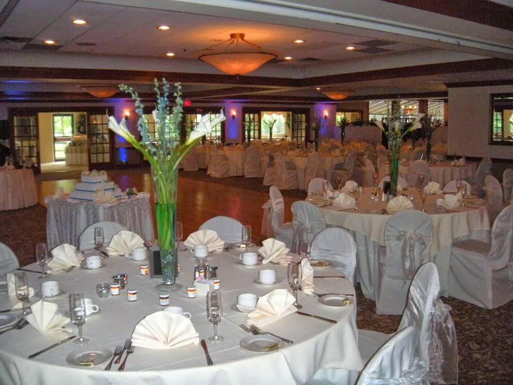 Woodlake Country Club | restaurant | 25 New Hampshire Ave, Lakewood, NJ 08701, USA | 7323674500 OR +1 732-367-4500