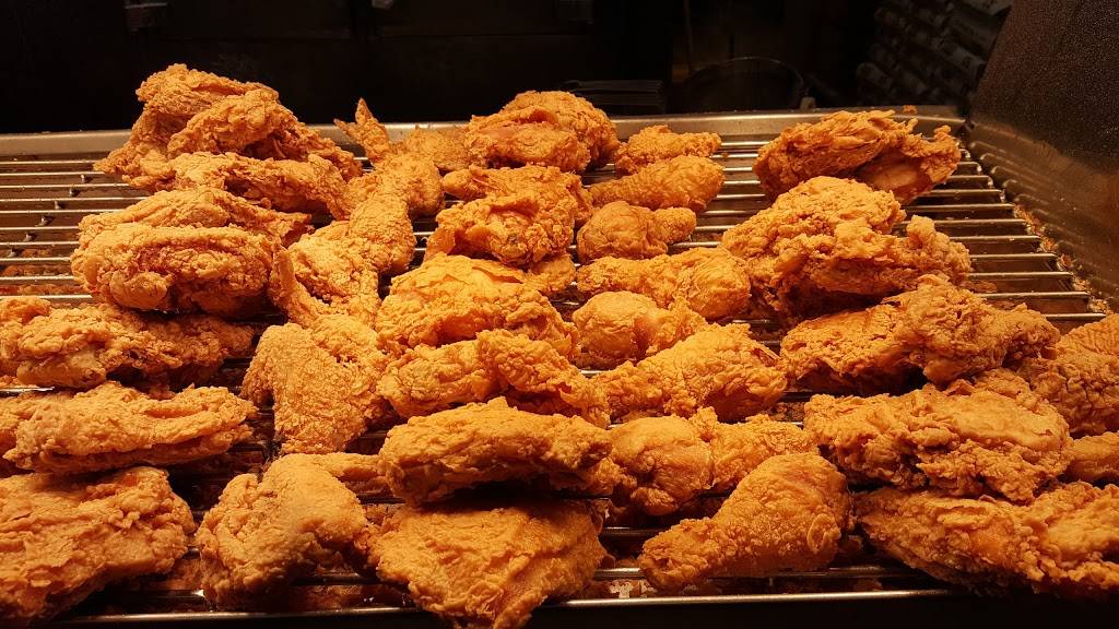 Bushs Chicken | restaurant | 8831 Potranco Rd, San Antonio, TX 78251, USA | 2105216844 OR +1 210-521-6844