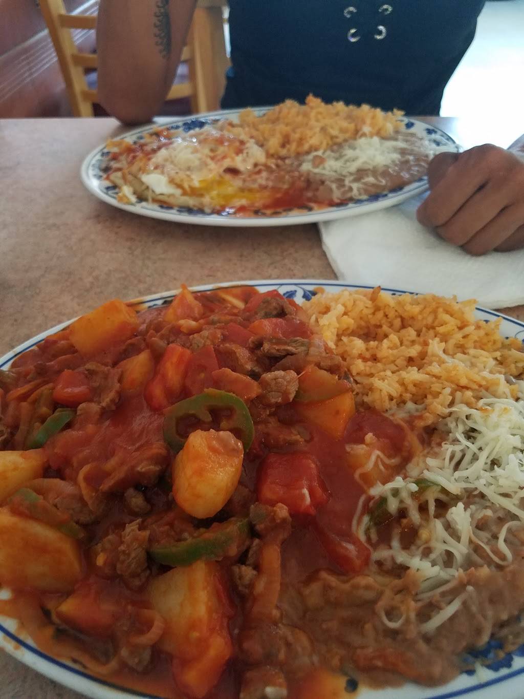 Los Petates | restaurant | 6116 Whittier Blvd, Los Angeles, CA 90022, USA | 3237234099 OR +1 323-723-4099