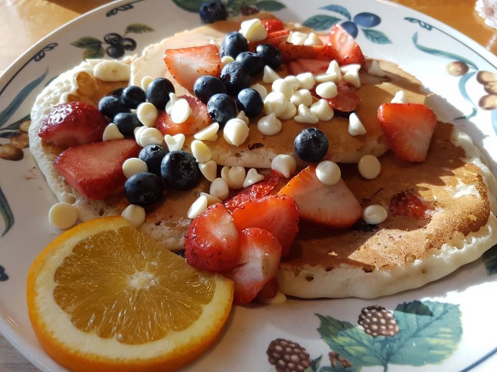 Egglectic Café | restaurant | 221 Town Square, Wheaton, IL 60189, USA | 6302609001 OR +1 630-260-9001