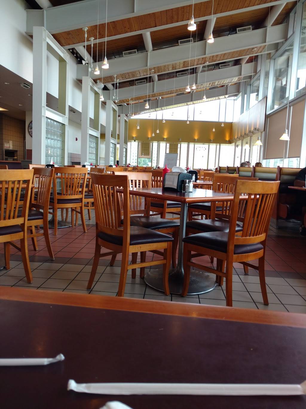 Mama Vickis Coney Island | meal takeaway | 24989 Hall Rd, Macomb, MI 48042, USA | 5864219775 OR +1 586-421-9775