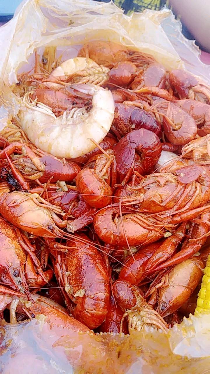 Craven Crawfish | restaurant | 7957 C E King Pkwy, Houston, TX 77044, USA | 8324867955 OR +1 832-486-7955
