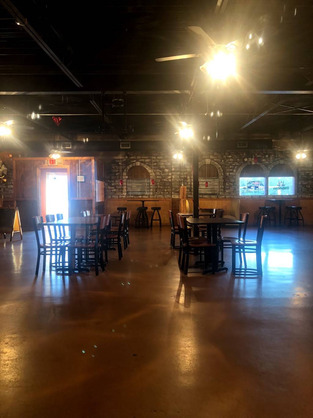 The Tigers Den | restaurant | 719 Jefferson St, Jefferson City, MO 65109, USA | 5732576171 OR +1 573-257-6171