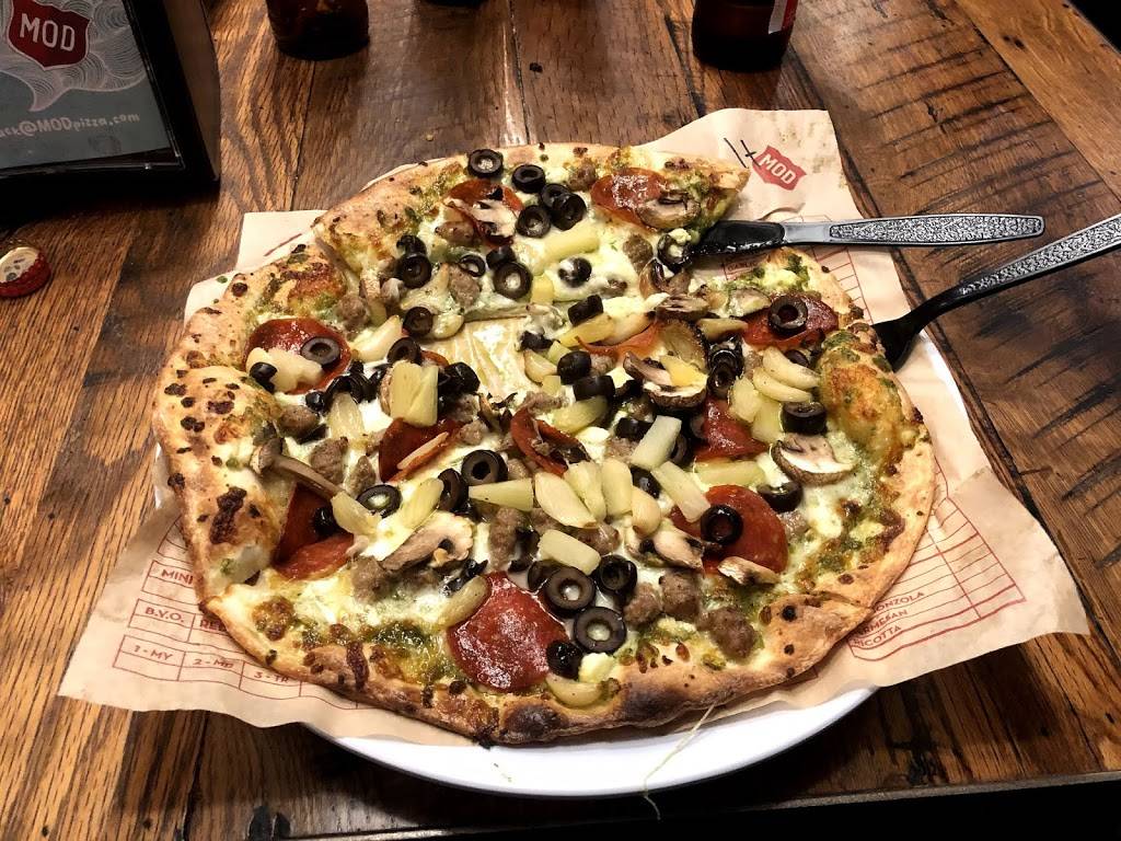 MOD Pizza | restaurant | 1240 N Loop 336 W Suite 500, Conroe, TX 77301, USA | 9364410054 OR +1 936-441-0054