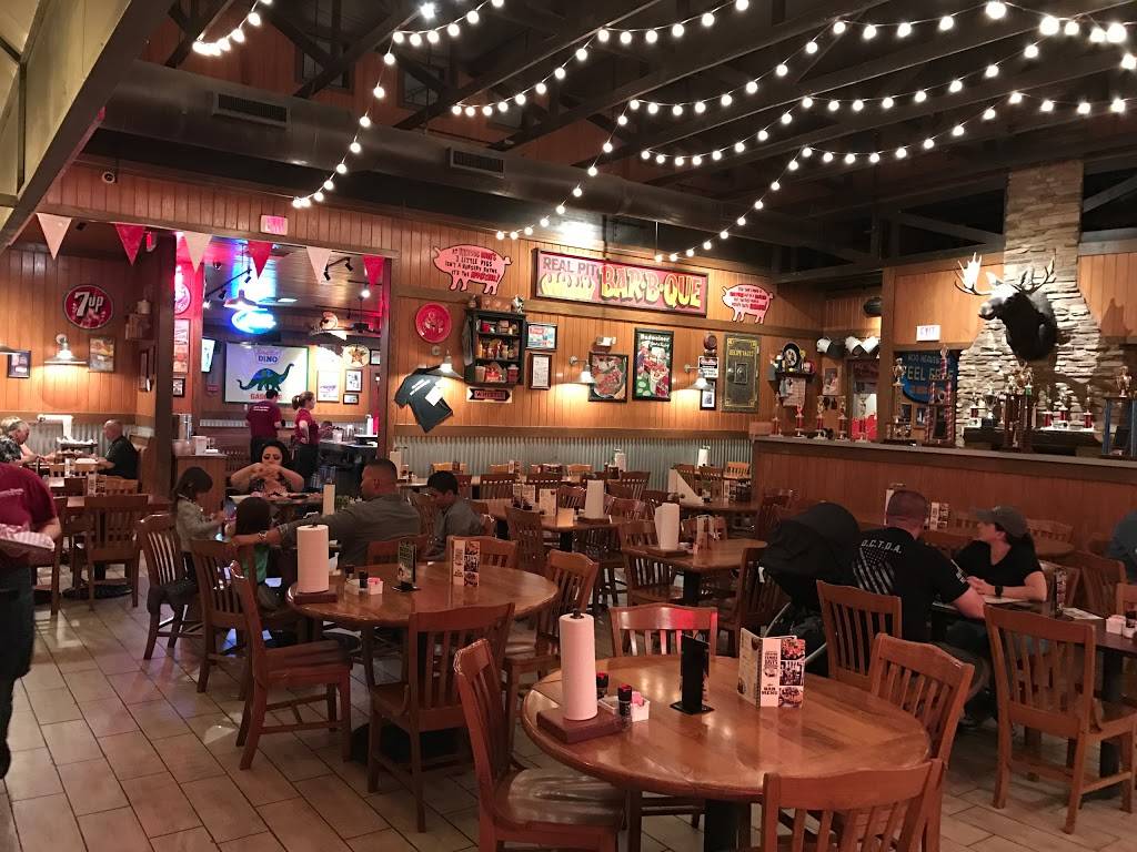 Famous Daves Bar-B-Que | restaurant | 11470 Fourth St, Rancho Cucamonga, CA 91730, USA | 9094812271 OR +1 909-481-2271