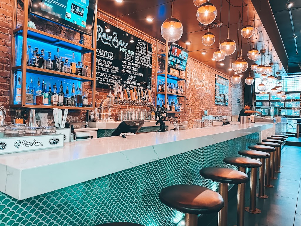 Raw Bar By Slapfish | restaurant | 339 Massachusetts Ave, Indianapolis, IN 46204, USA | 3177572696 OR +1 317-757-2696