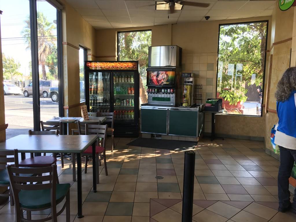 Subway Restaurants | restaurant | 6420 Gage Ave C, Bell Gardens, CA 90201, USA | 5629278200 OR +1 562-927-8200