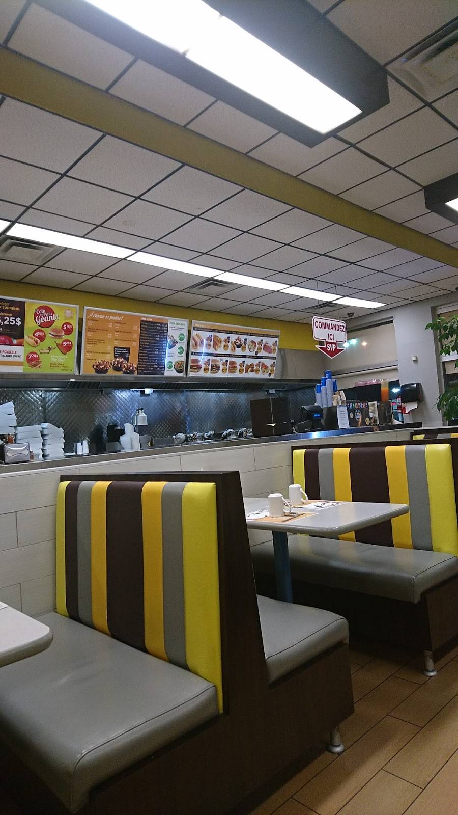 Petit Quebec | restaurant | 1200 Avenue Bourgogne, Chambly, QC J3L 1X4, Canada | 4504474884 OR +1 450-447-4884