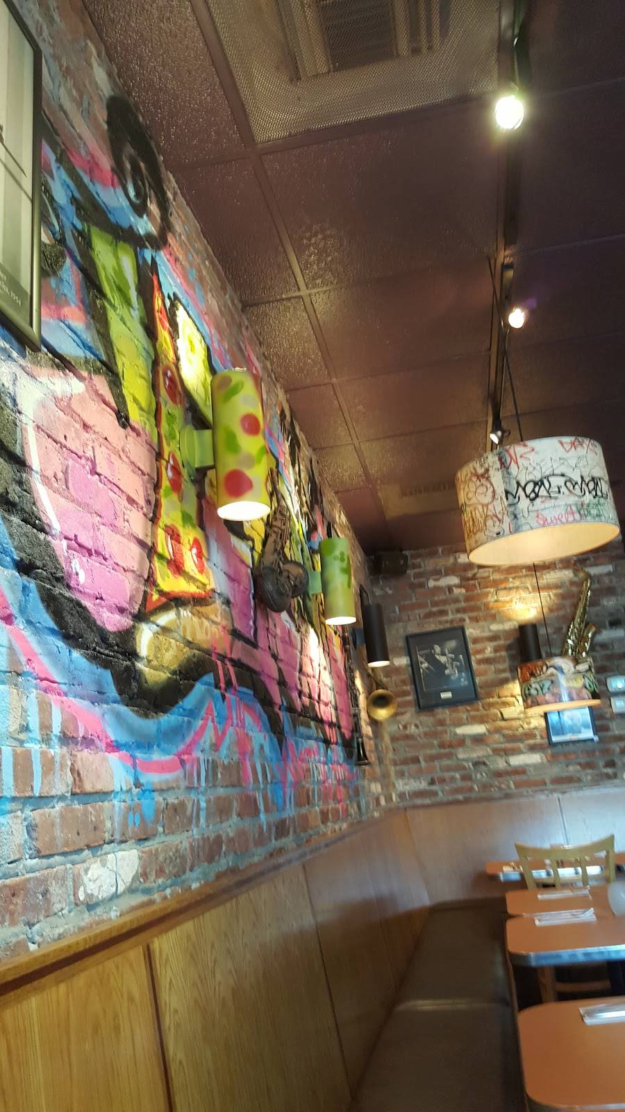 Wilton Pizza | restaurant | 202 Town Grn, Wilton, CT 06897, USA | 2037620007 OR +1 203-762-0007