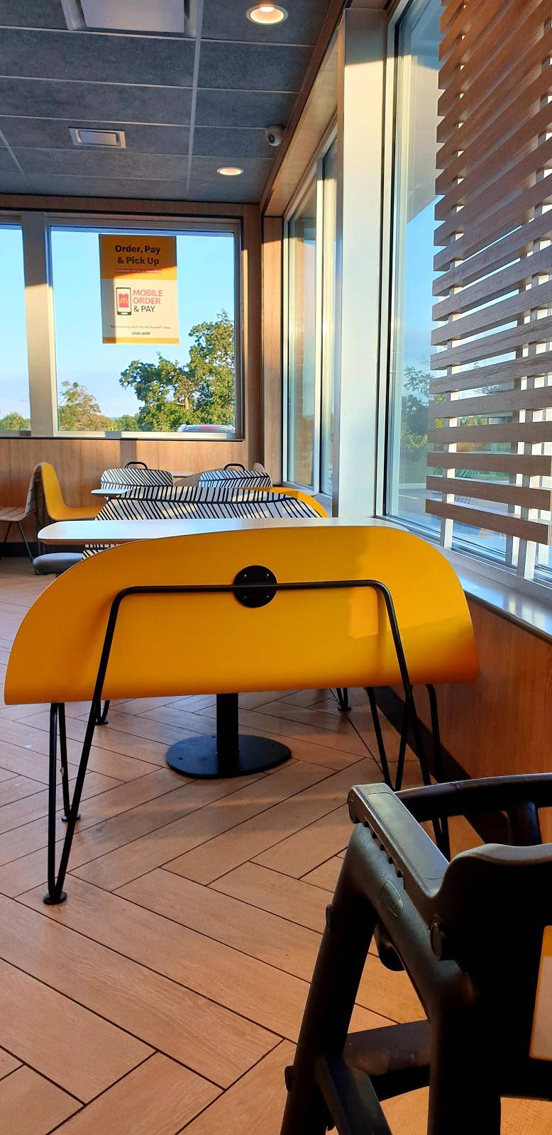 McDonald’s | restaurant | 420 McNeil St, Berryville, VA 22611, USA | 0000000000 OR +1 0000000000