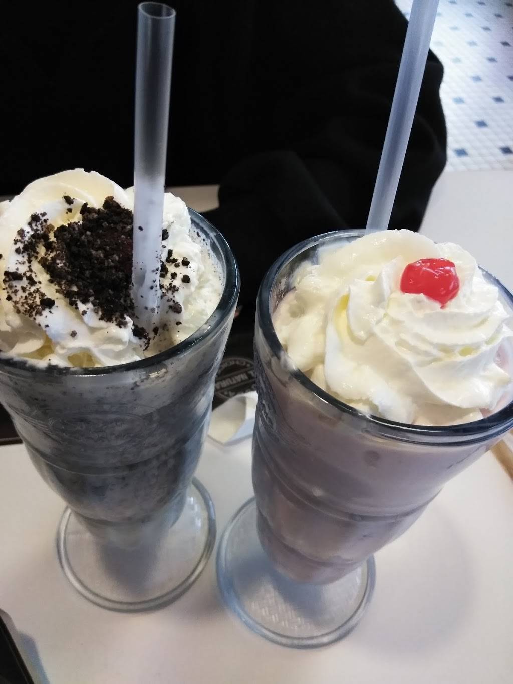 Steak n Shake | restaurant | 8640 Michigan Rd, Indianapolis, IN 46268, USA | 3178723775 OR +1 317-872-3775