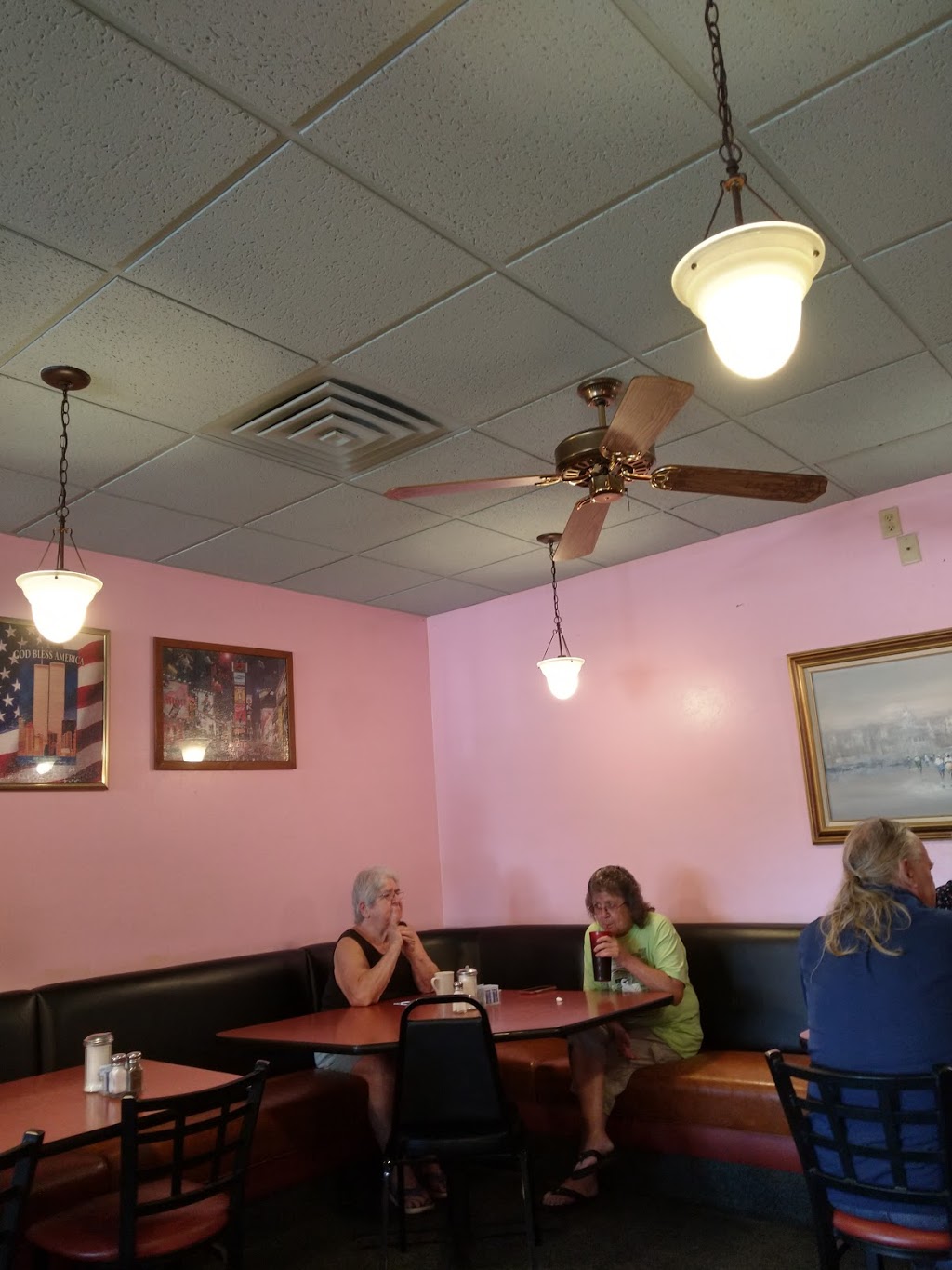 Sunlight | restaurant | 100 7th Ave S, South St Paul, MN 55075, USA | 6514552202 OR +1 651-455-2202