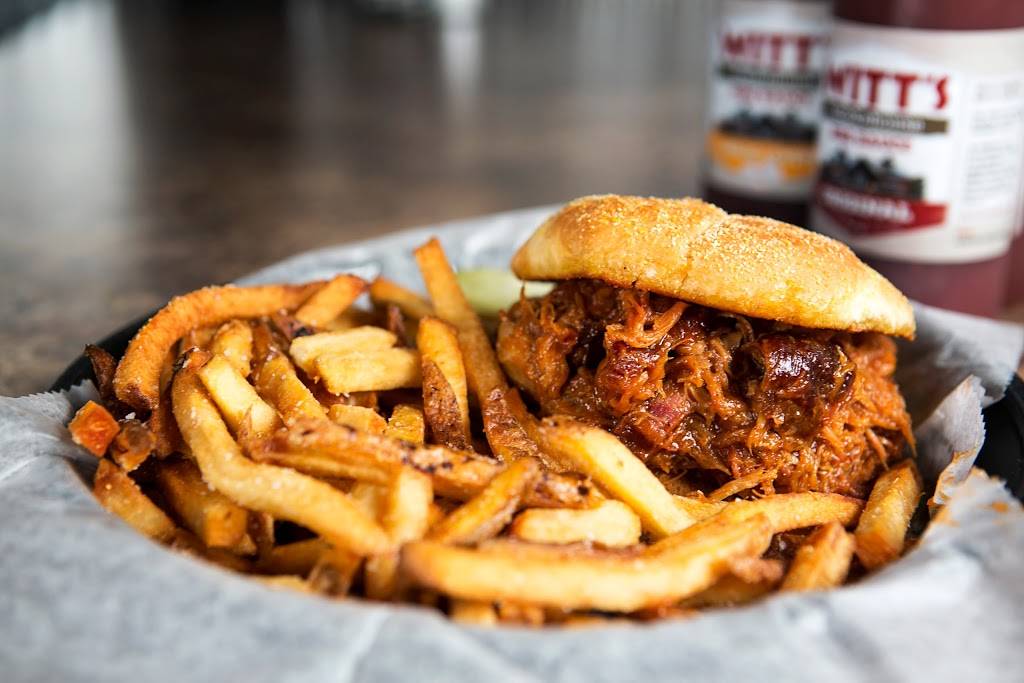 Witts Smokehouse | restaurant | 10325 E, IL-33, Effingham, IL 62401, USA | 2178685615 OR +1 217-868-5615