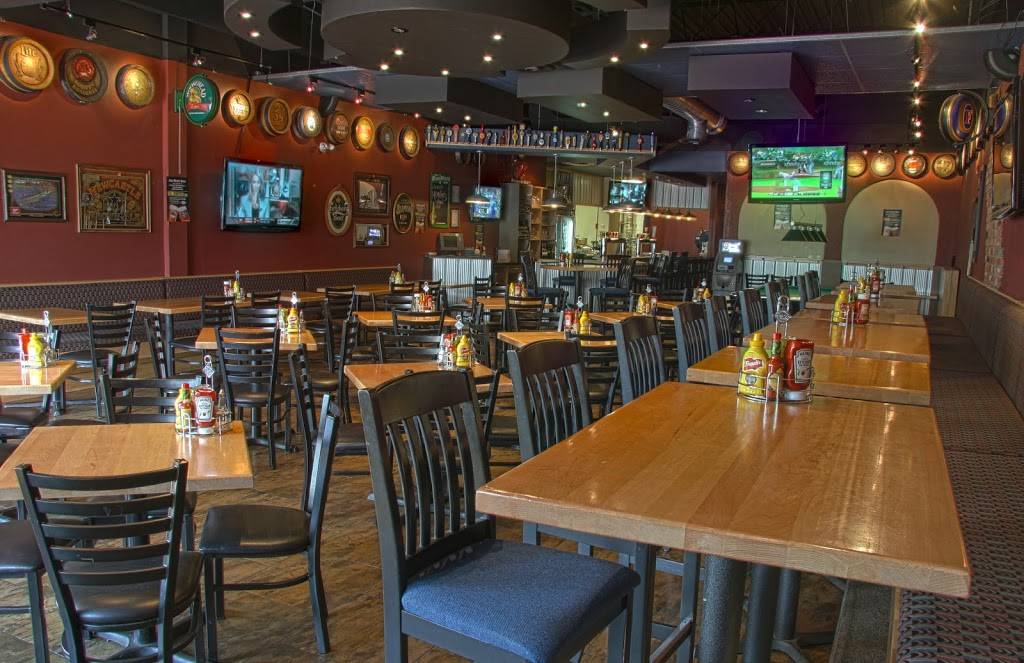 McMullans | restaurant | 188 Highland Rd W, Kitchener, ON N2M 3C2, Canada | 5197445300 OR +1 519-744-5300