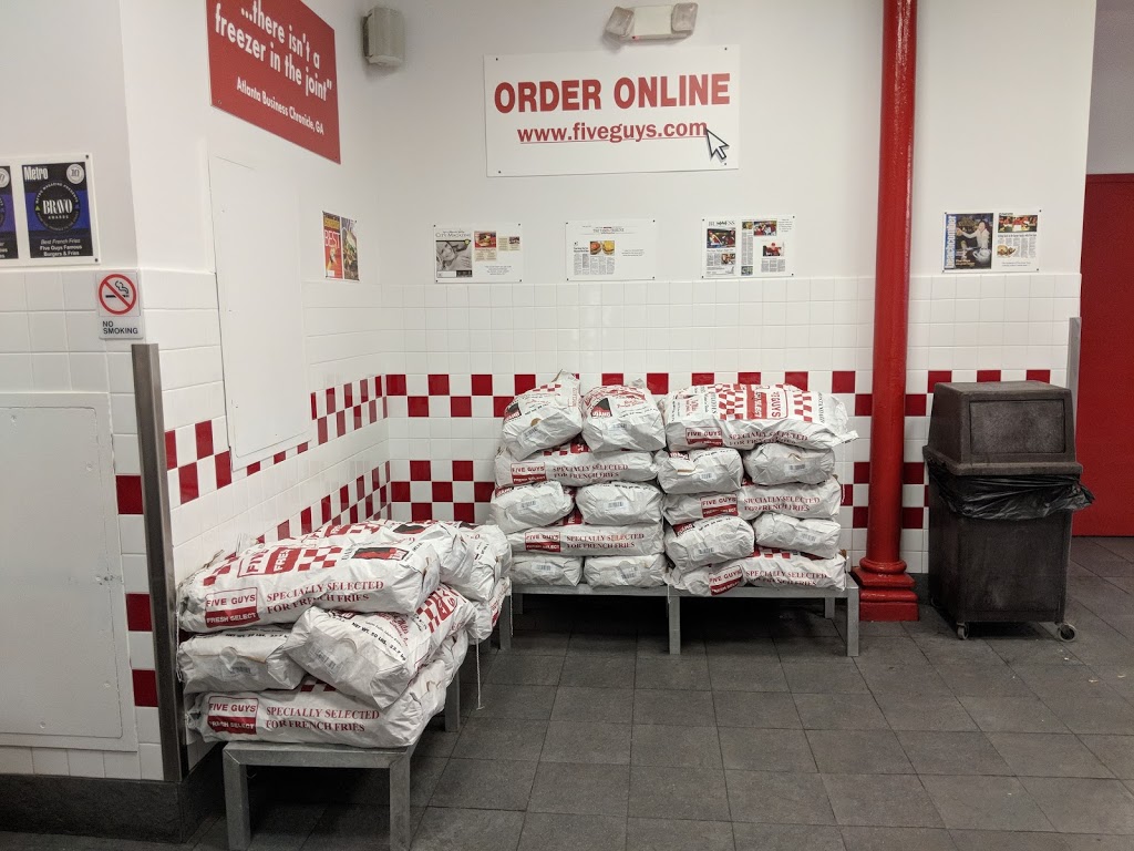 Five Guys | meal takeaway | 508 Monroe St, Detroit, MI 48226, USA | 3132377777 OR +1 313-237-7777