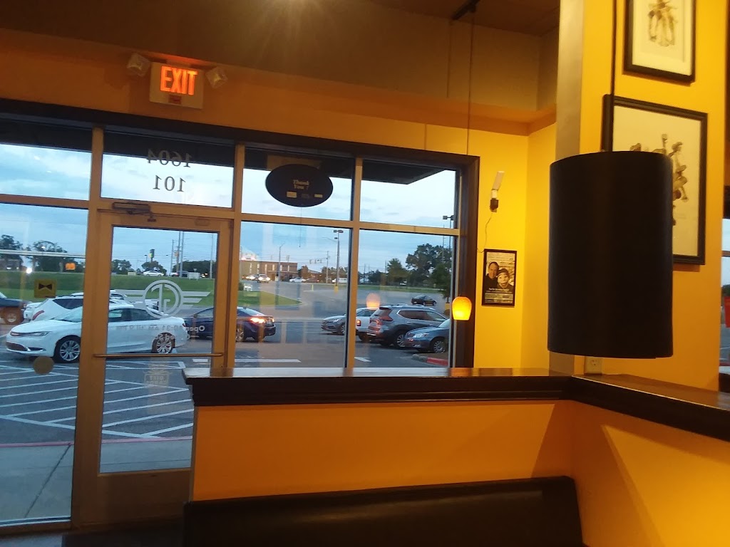 Goldfingers | restaurant | 1604 Ross Clark Cir, Dothan, AL 36301, USA | 3347024653 OR +1 334-702-4653