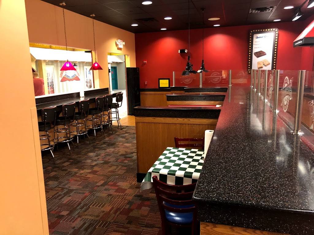 Fuddruckers | restaurant | 39 Norwich-Westerly Rd, Ledyard, CT 06339, USA | 8603123000 OR +1 860-312-3000