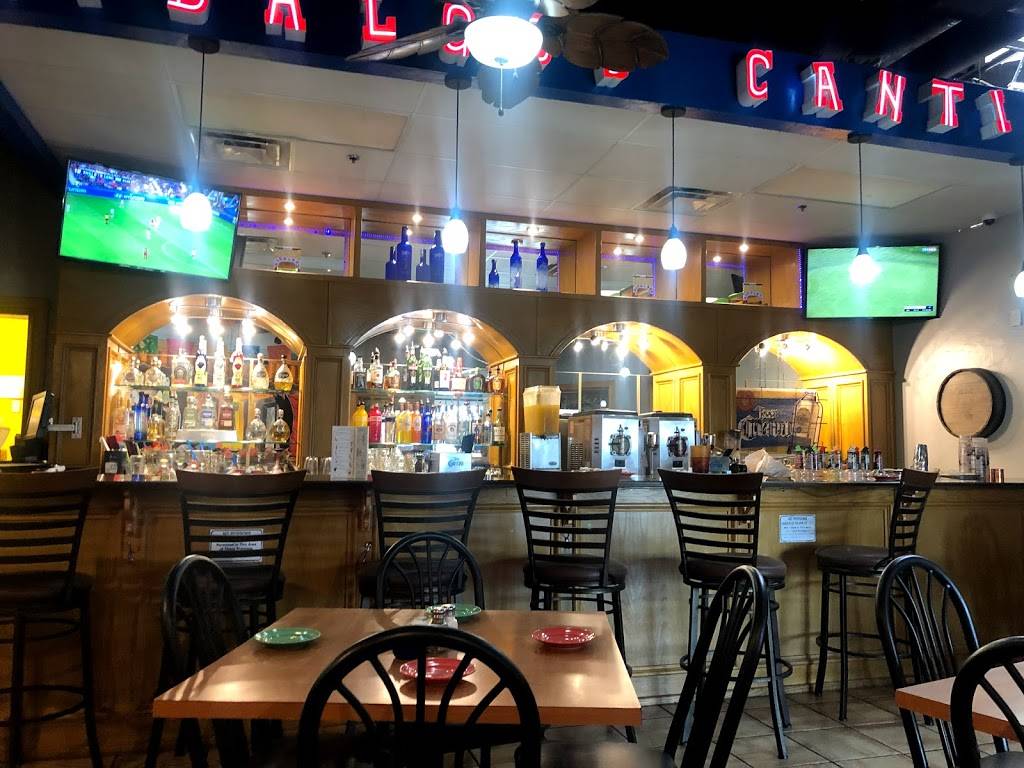 Hidalgos Mexican Restaurant & Cantina | restaurant | 200 S Santa Fe Ave, Edmond, OK 73003, USA | 4052852424 OR +1 405-285-2424