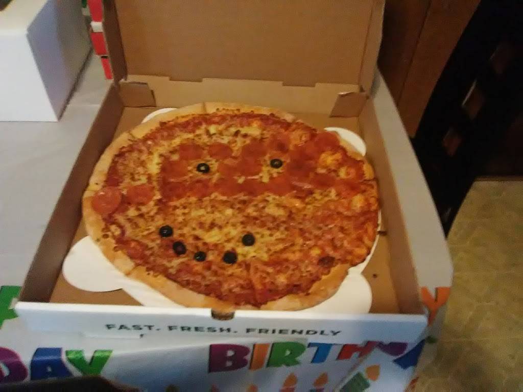 On the Run | meal takeaway | 2 Main Rd, Milford, ME 04461, USA | 2078277464 OR +1 207-827-7464