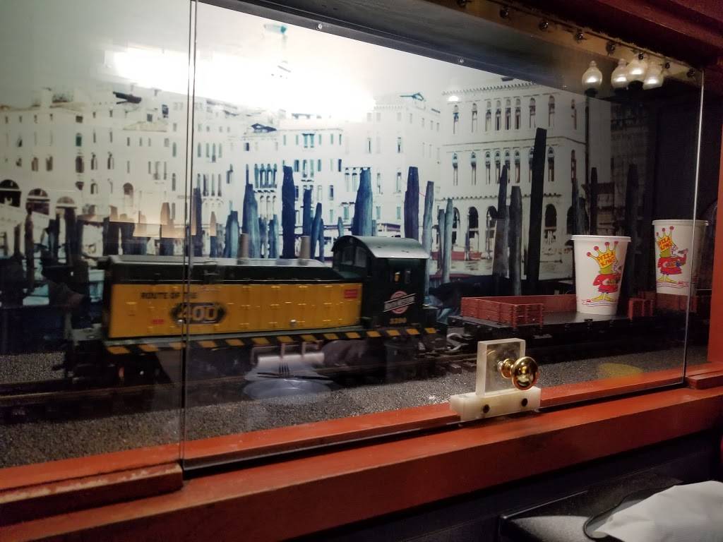 Pizza King | restaurant | 3825 Charlestown Rd, New Albany, IN 47150, USA | 8129454405 OR +1 812-945-4405